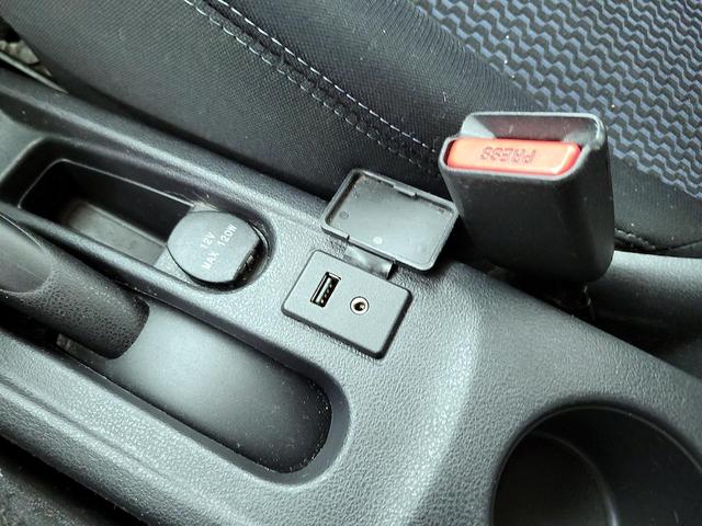 Photo of 2015 Silver Nissan Versa Note