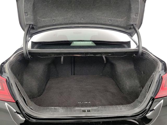Photo of 2017 Black Nissan Altima