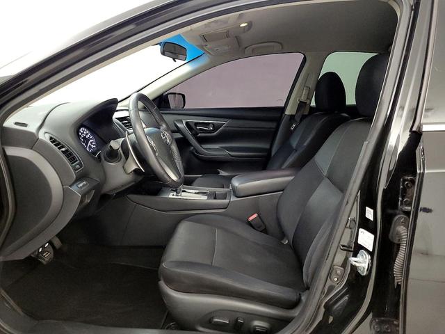 Photo of 2017 Black Nissan Altima