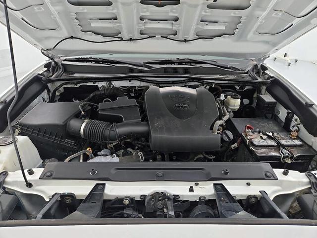 Photo of 2020 White Toyota Tacoma