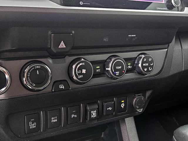 Photo of 2020 White Toyota Tacoma