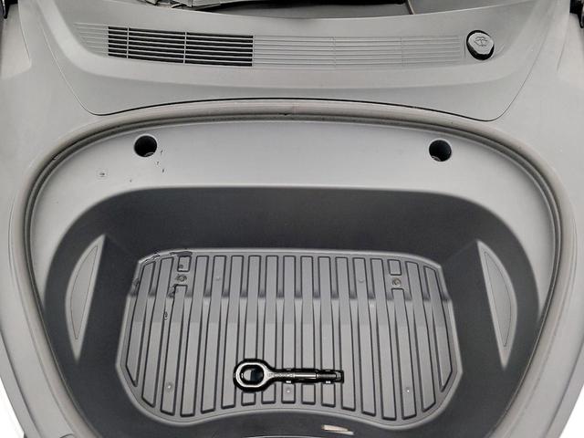 Photo of 2023 White Tesla Model 3