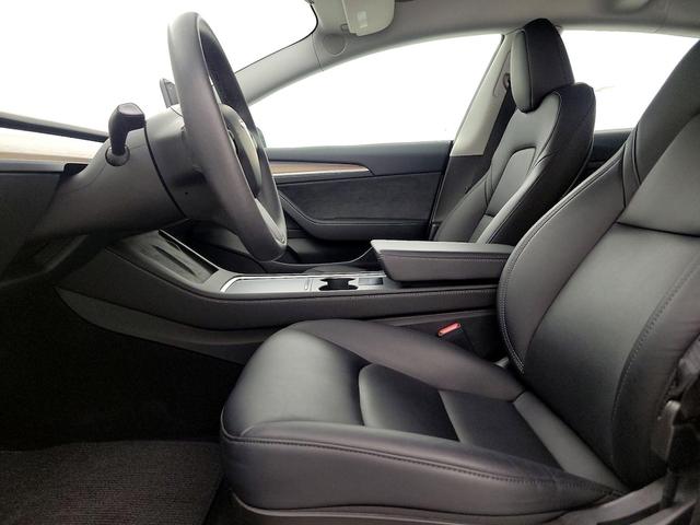 Photo of 2023 White Tesla Model 3