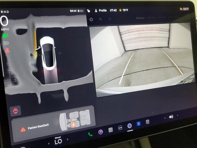Photo of 2023 White Tesla Model 3