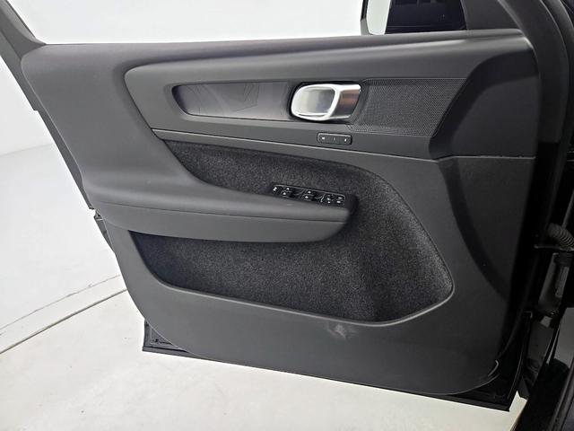 Photo of 2023 Black Volvo XC40 Recharge Pure Electric