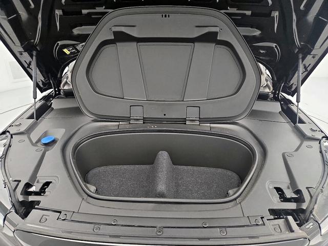 Photo of 2023 Black Volvo XC40 Recharge Pure Electric