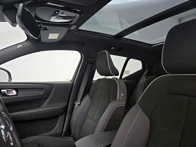 Photo of 2023 Black Volvo XC40 Recharge Pure Electric