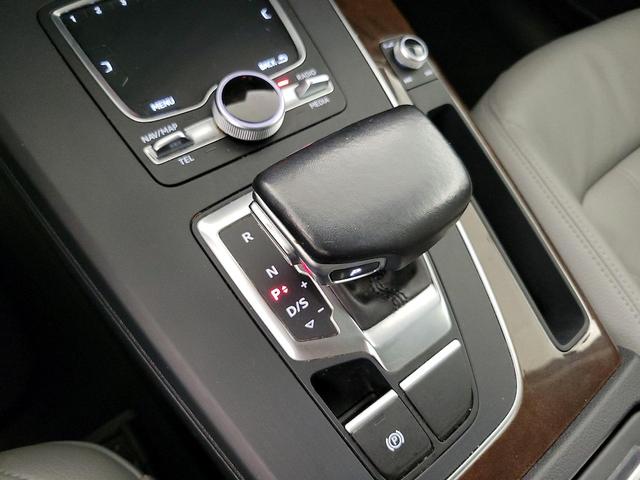 Photo of 2018 Blue Audi Q5