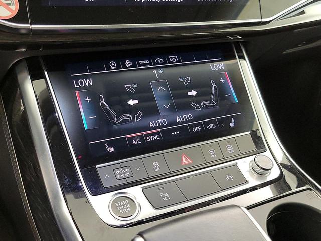 Photo of 2023 White Audi Q7