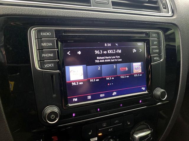 Photo of 2018 White Volkswagen Jetta
