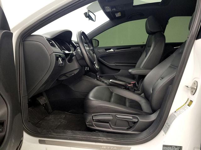 Photo of 2018 White Volkswagen Jetta