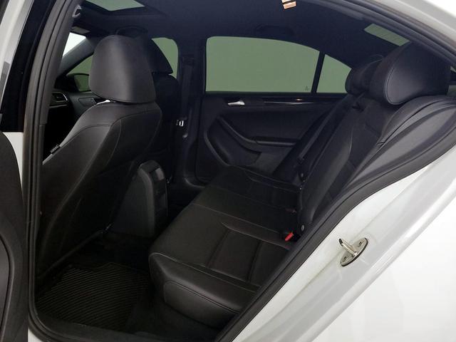 Photo of 2018 White Volkswagen Jetta