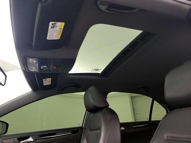Photo of 2018 White Volkswagen Jetta