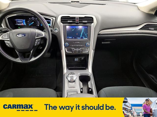 Photo of 2020 Gray Ford Fusion Hybrid