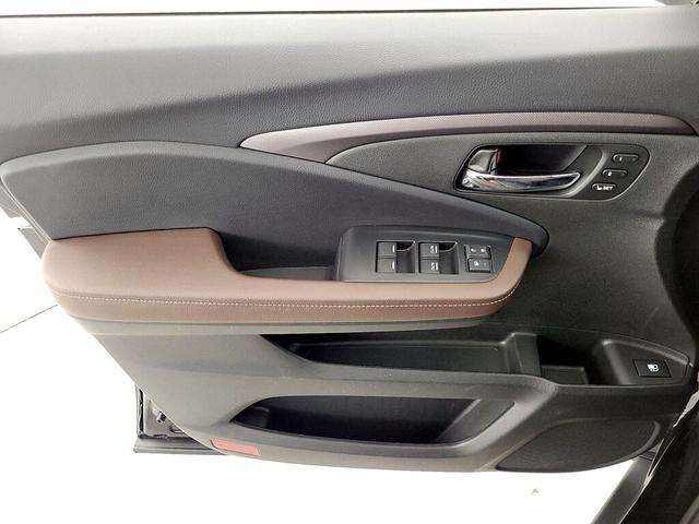 Photo of 2024 Black Honda Ridgeline