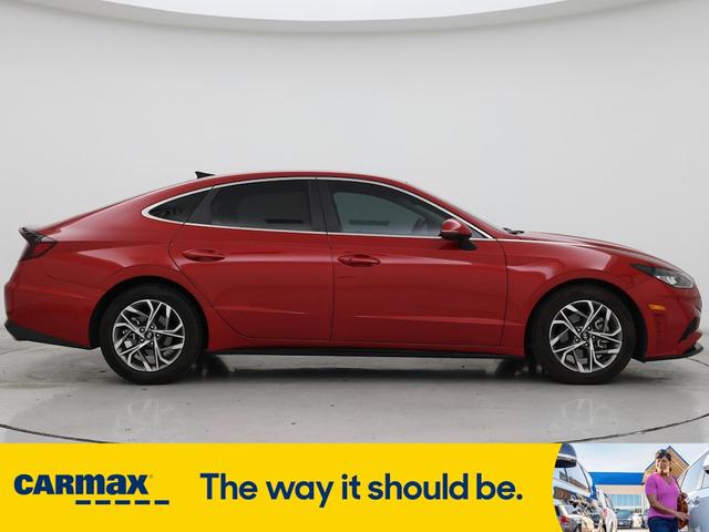 Photo of 2022 Red Hyundai SONATA