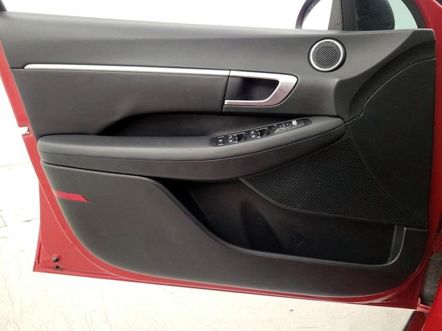 Photo of 2022 Red Hyundai SONATA