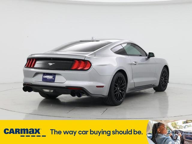 Photo of 2022 Silver Ford Mustang