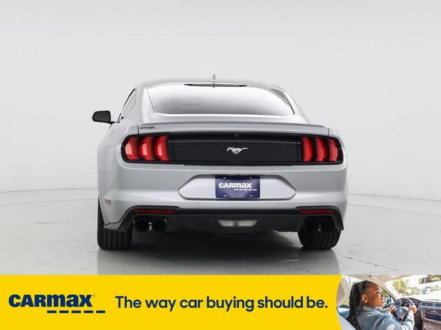 Photo of 2022 Silver Ford Mustang