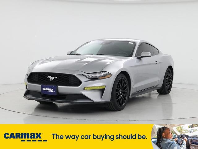 Photo of 2022 Silver Ford Mustang