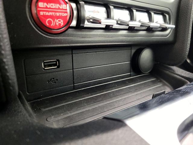 Photo of 2022 Silver Ford Mustang