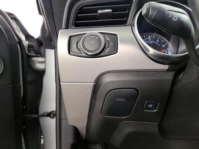 Photo of 2022 Silver Ford Mustang