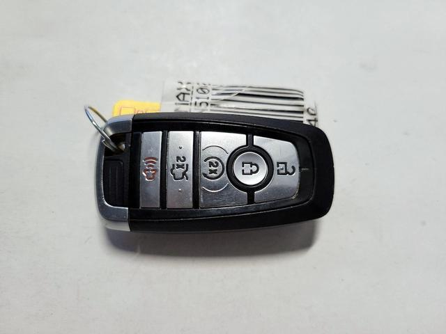 Photo of 2022 Silver Ford Mustang