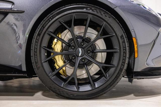 Photo of 2025 Gray Aston Martin Vantage