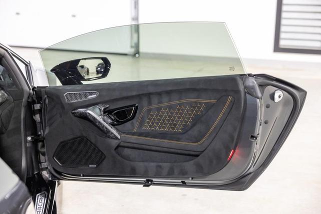 Photo of 2019 Grigio Lynx Metallic Lamborghini Huracan
