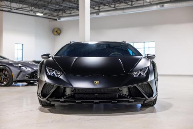 Photo of 2024 Nero Noctis Metallic Lamborghini Huracan Sterrato