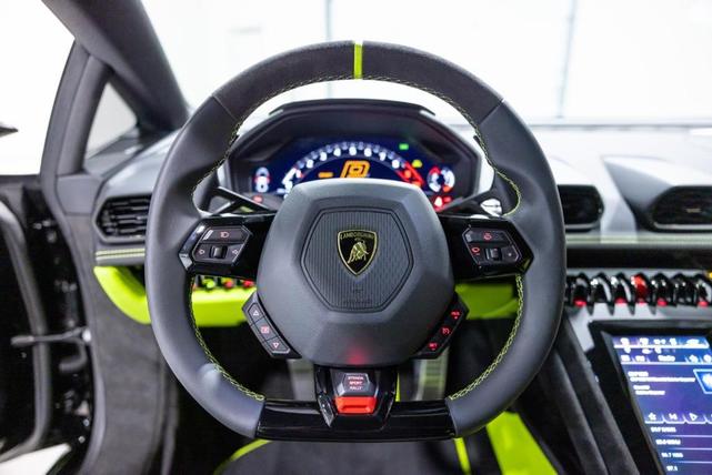 Photo of 2024 Nero Noctis Metallic Lamborghini Huracan Sterrato