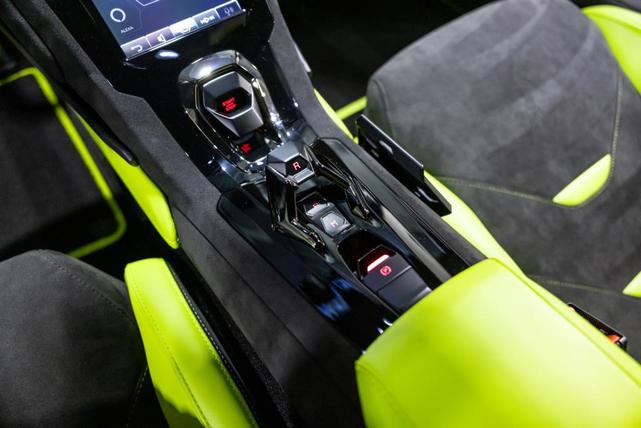 Photo of 2024 Nero Noctis Metallic Lamborghini Huracan Sterrato