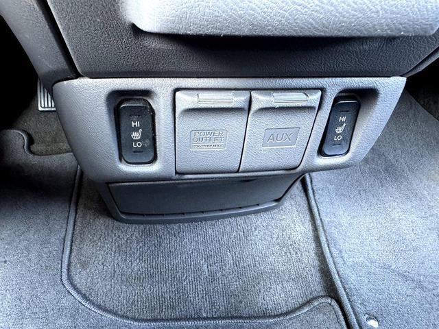 Photo of 2008 Silver Or Aluminum Honda Odyssey