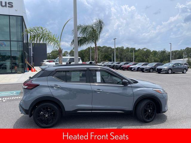 Photo of 2021 Gray Nissan Kicks