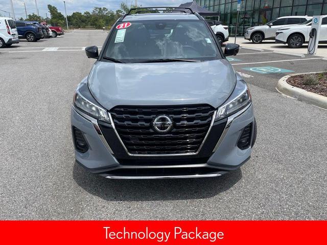 Photo of 2021 Gray Nissan Kicks