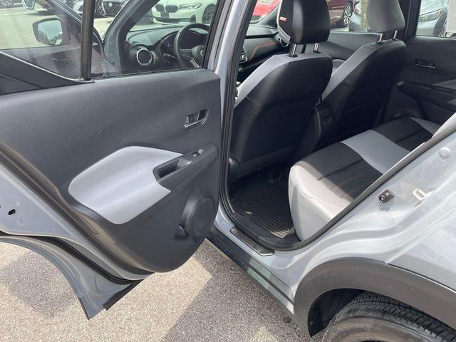 Photo of 2021 Gray Nissan Kicks