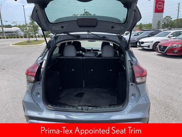 Photo of 2021 Gray Nissan Kicks