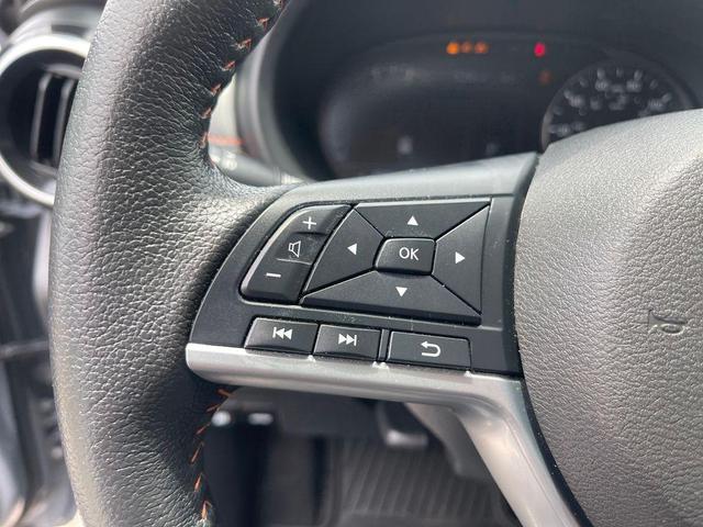 Photo of 2021 Gray Nissan Kicks