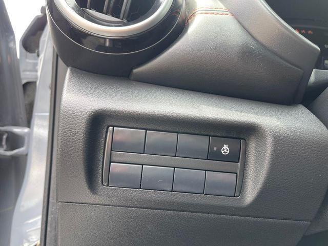 Photo of 2021 Gray Nissan Kicks