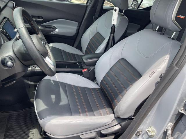Photo of 2021 Gray Nissan Kicks