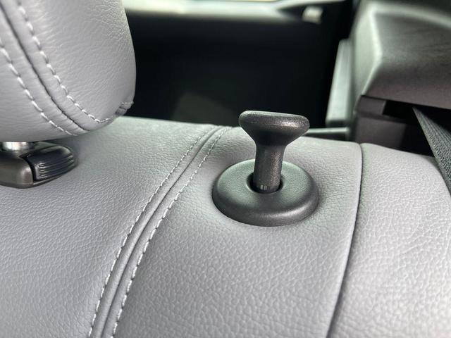 Photo of 2021 Gray Nissan Kicks