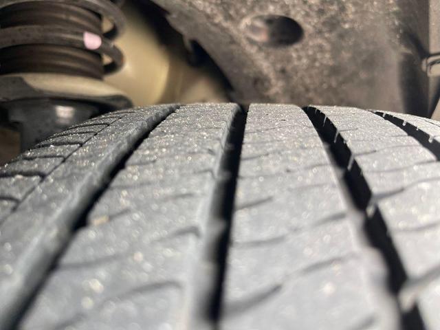 Photo of 2021 Gray Nissan Kicks