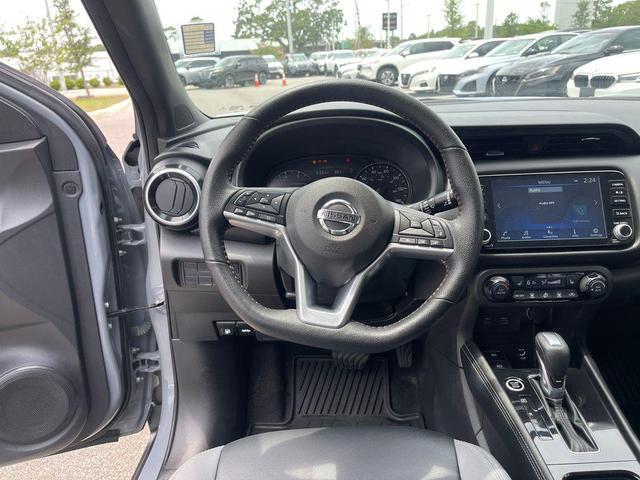 Photo of 2021 Gray Nissan Kicks