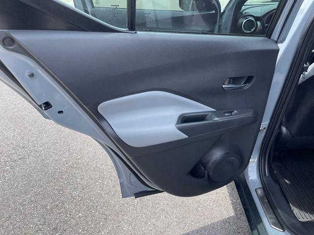 Photo of 2021 Gray Nissan Kicks