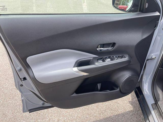 Photo of 2021 Gray Nissan Kicks