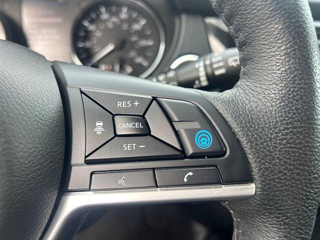 Photo of 2020 Blue Nissan Rogue