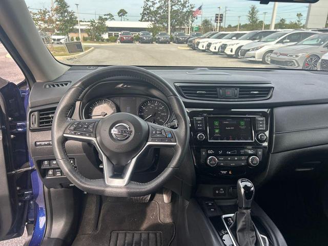 Photo of 2020 Blue Nissan Rogue