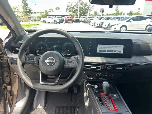 Photo of 2025 Brown Nissan Kicks