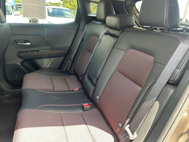 Photo of 2025 Brown Nissan Kicks