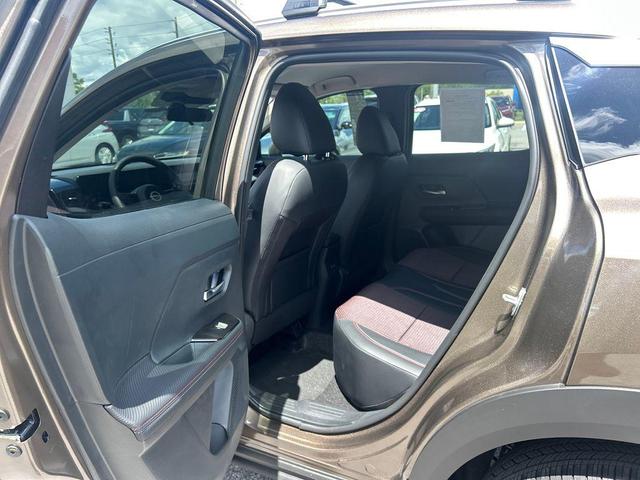 Photo of 2025 Brown Nissan Kicks